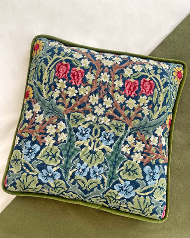 Blackthorn - Tapestry Pillow Kit