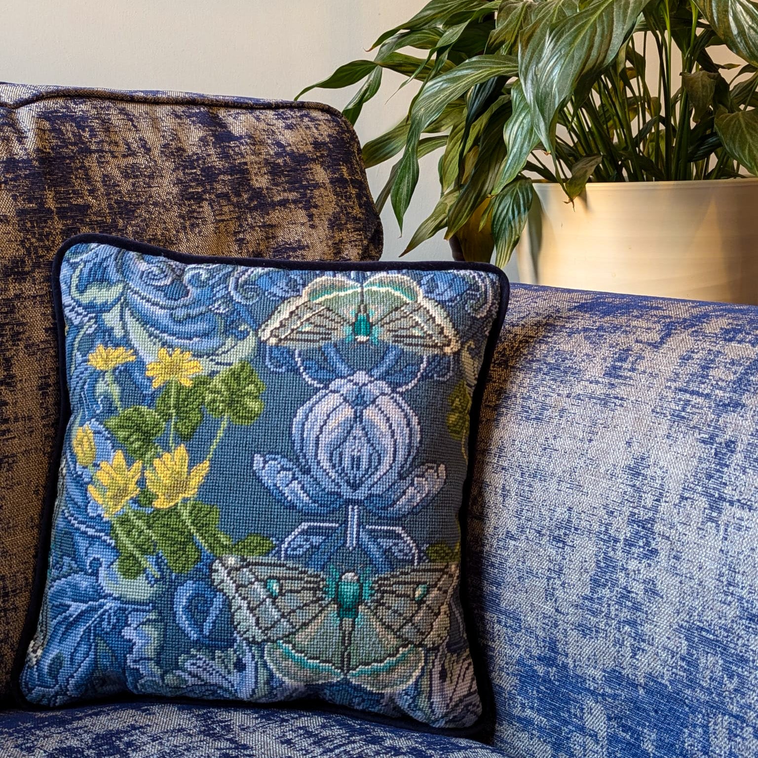 Fatal Anemone - Tapestry Pillow Kit