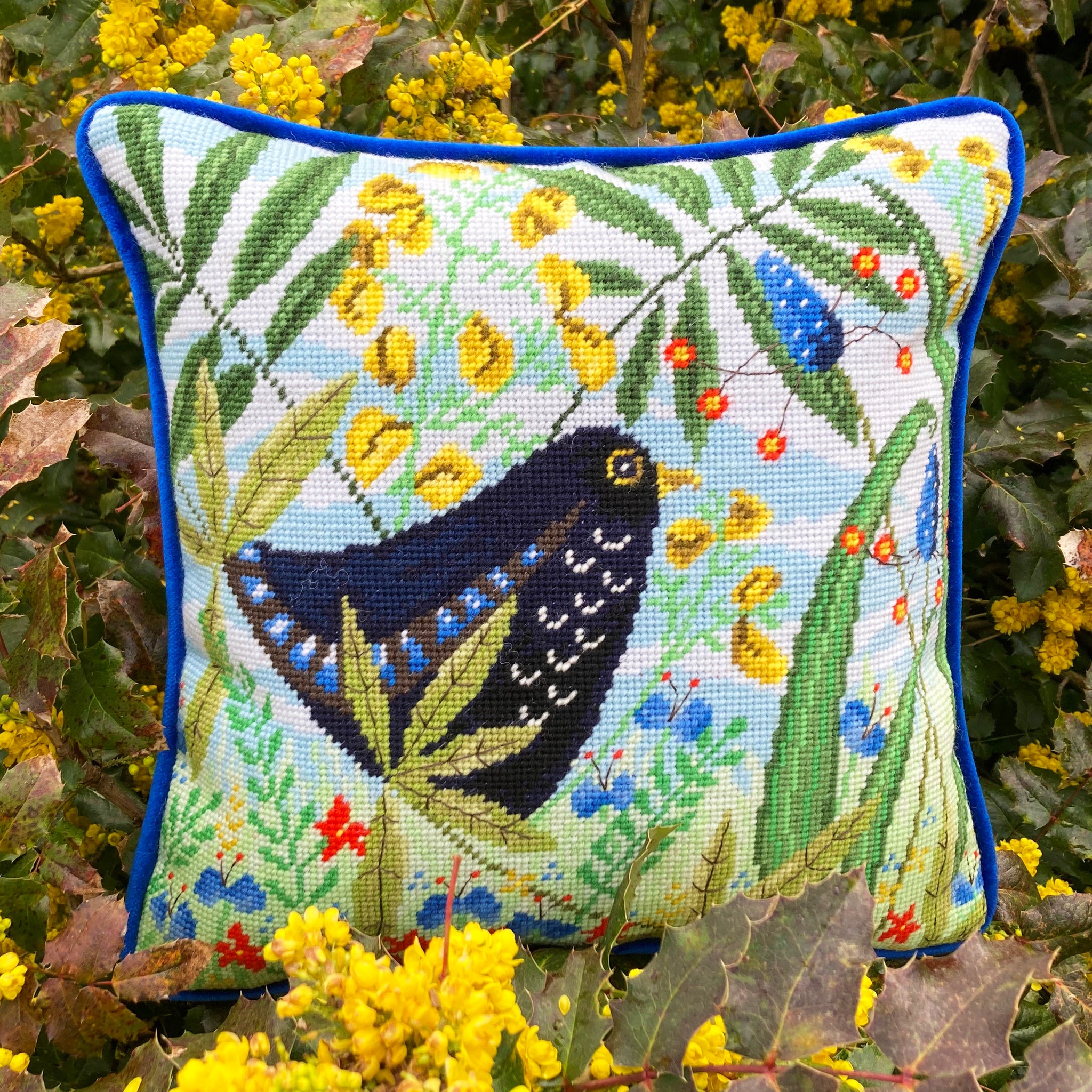 Flights Of Fancy: Merle - Tapestry Pillow Kit