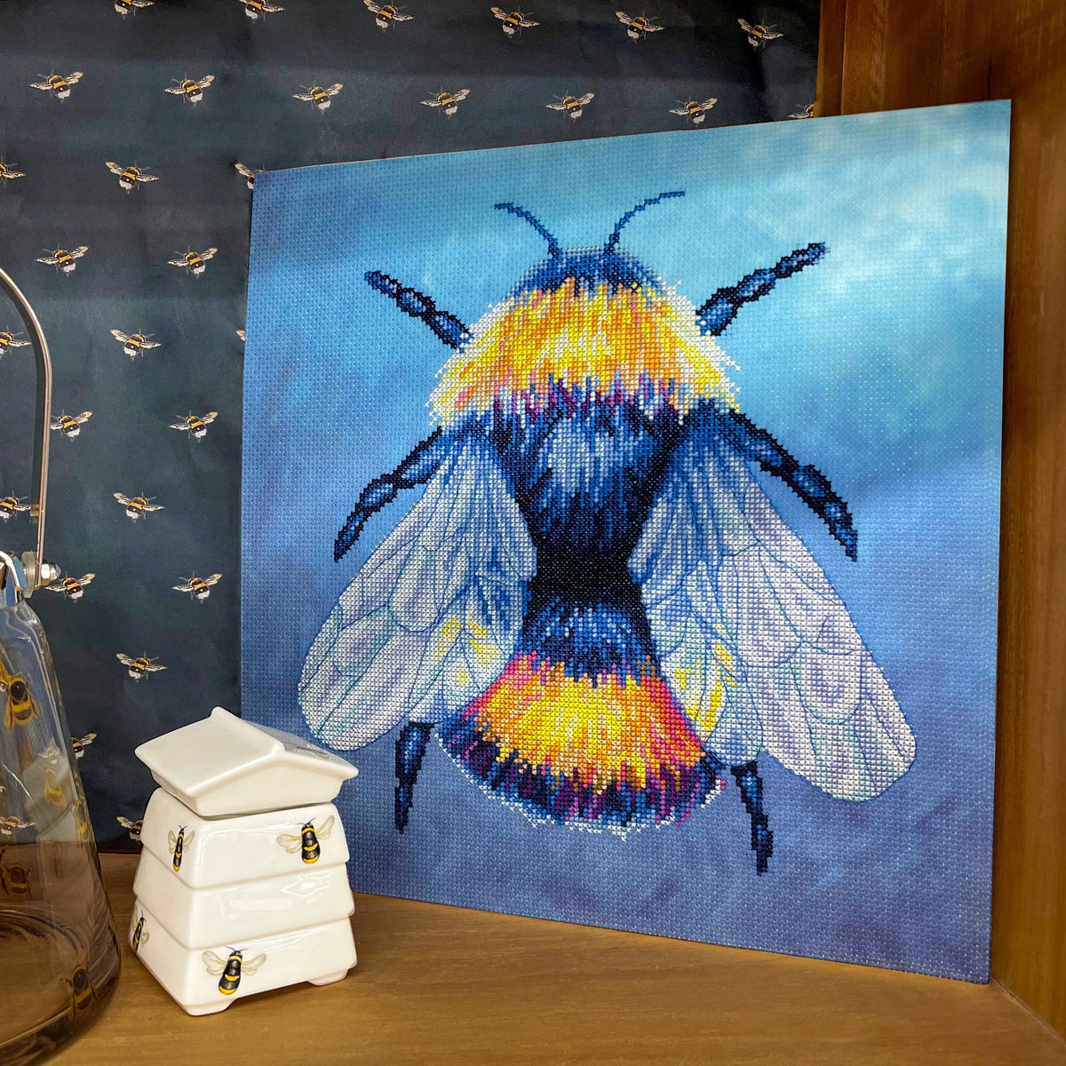 The Queen: The Menagerie Series (Bee)