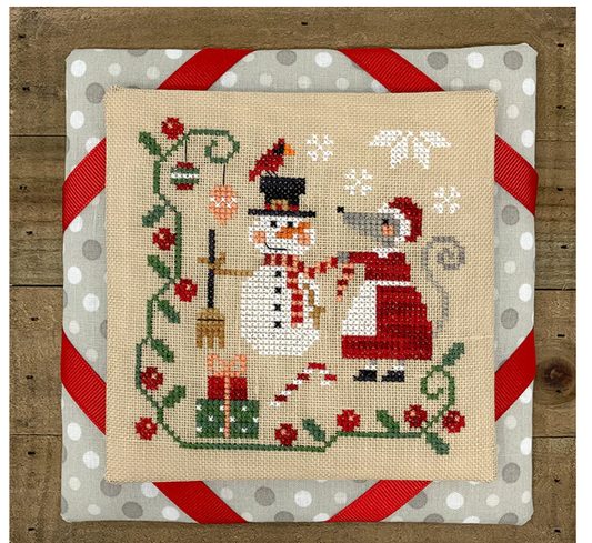 Mouse's Christmas Decorating