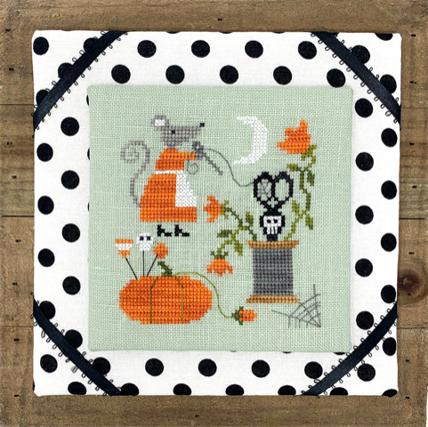 Mouse’s Halloween Stitching