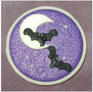 Batty Moon (Glow-In-The-Dark) - Needleminder